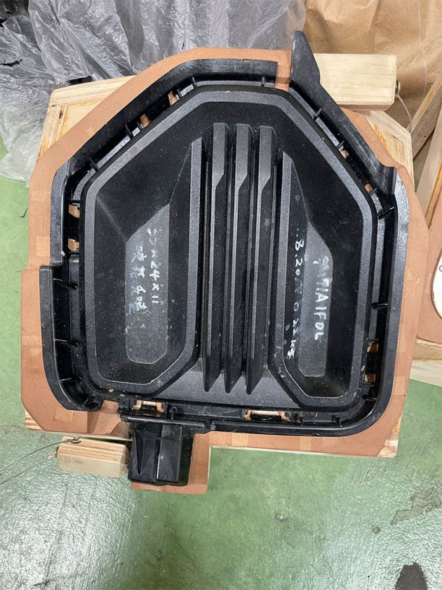 GMC 汽车大灯饰板